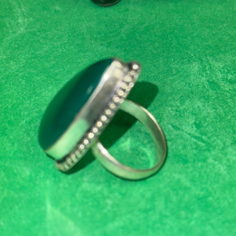 Green Chalcedony Silver Ring - image 3